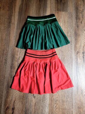 Attarco High Waist Skort Womens Small Pleated Red Green Tennis Skirt Set of 2